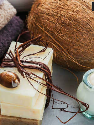 The Beautiful Benefits of Coconut Oil Face Masks