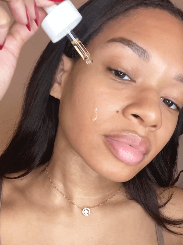 Choosing Between Hydration & Moisture: Which One Does Your Skin Crave?
