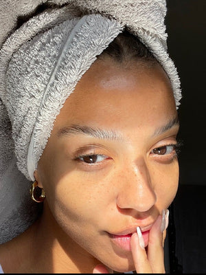 Petroleum Jelly: Weighing the Pros and Cons for Skincare